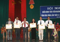 5 tập thể có thành tích xuất sắc trong phong trào thi đua yêu nước 2006 – 2010  được nhận Bằng khen của Bộ LĐ-TBXH.